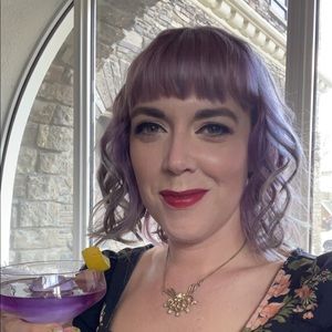 Meet your Posher, Jennette